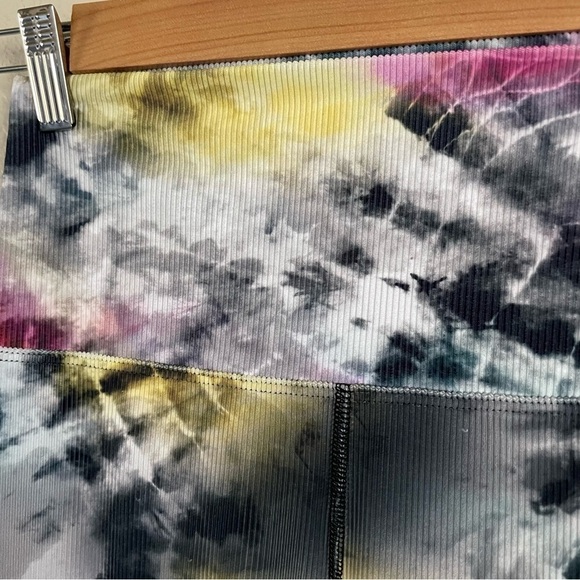 Beach Riot Ayla Ribbed High Rise Leggings in Rainbow Sunburst Tie Dye Size Small - Picture 6 of 9